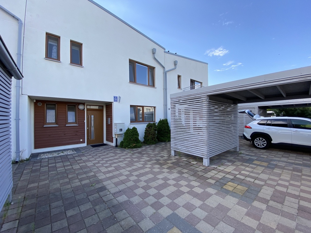 Row house for rent in Pinki on Bezdelīgu Street 11