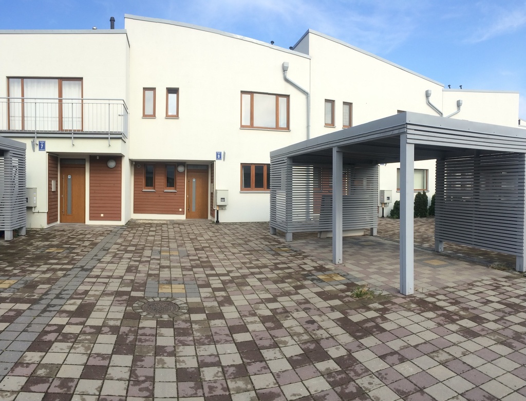 Row house for rent in Pinki on Bezdelīgu Street 9